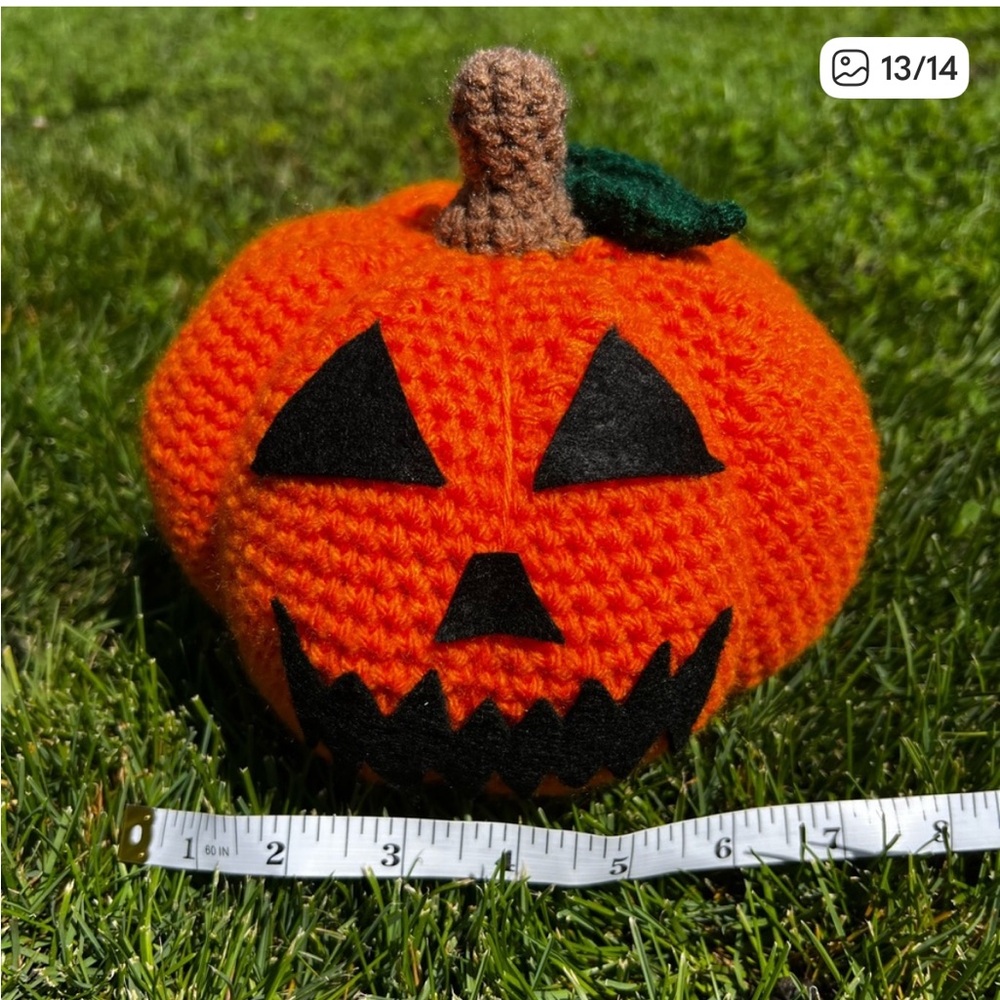 Hand Crocheted Spooktober Halloween Decor Bundle! - Picture 9 of 17